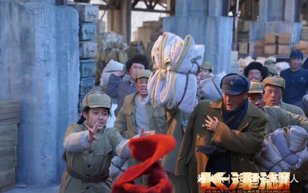 箱子|《长津湖》处处都是细节，从长命锁到红围巾，陈凯歌这次口碑稳了