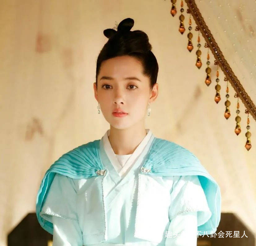 女神5位高颜值女神，一穿上古装就违和，远离古装是最正确的决定