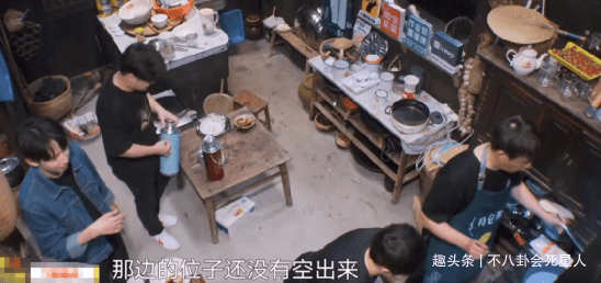 现实|杨紫一人录三期,11个小艺人录一期,《向往》揭露红与不红的现实