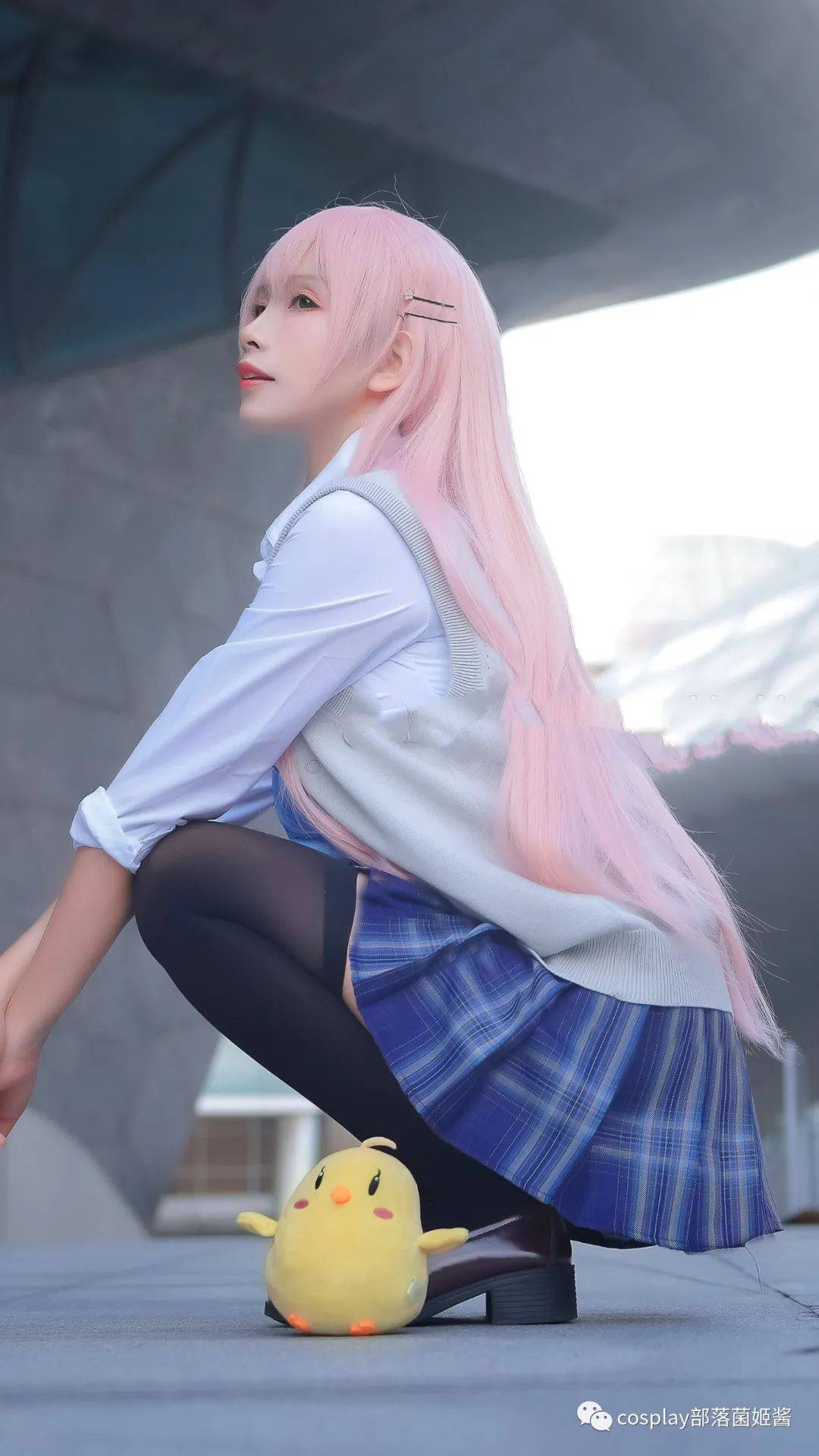 cos:孟菲斯换装课间的微风cos正片@薇薇_wb