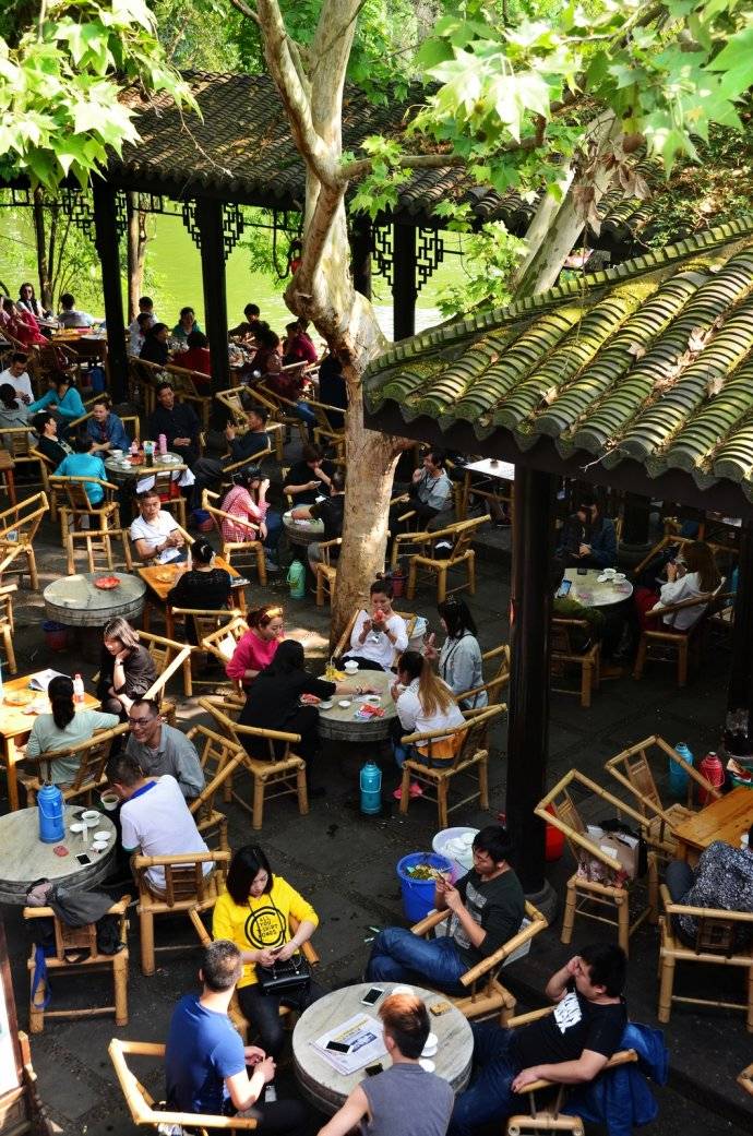 伊哚成都‖你可以永远相信乐观的成都人的娱乐精神