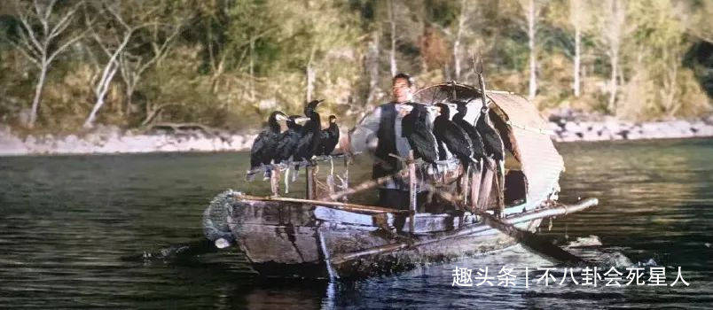 箱子|《长津湖》处处都是细节，从长命锁到红围巾，陈凯歌这次口碑稳了