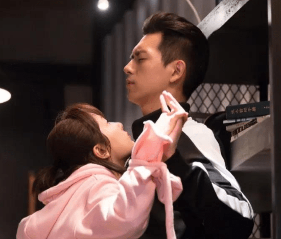 漂亮|李现张若昀同框，《法医秦明》曾是两个人的起点啊！