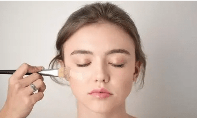 产品混合皮女生怎么选粉底?这4款高遮瑕、粉感细腻,值得入手!