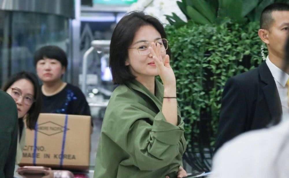状态 宋慧乔越活越年轻，近照曝光状态好似高中生，网友：确定38岁？