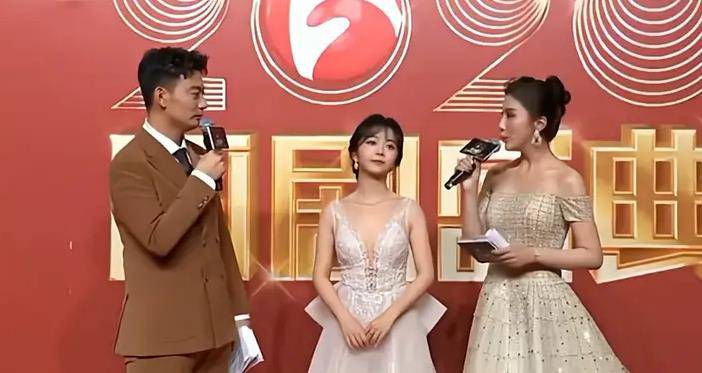 盛典 国剧盛典生图下的女星：关晓彤臃肿似发福，谭松韵30岁依旧少女