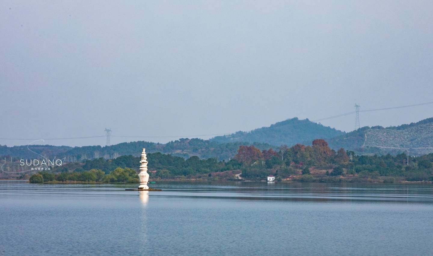 武汉堪称“大江大湖”，藏有绝美湖泊，被誉为是武汉市的后花园