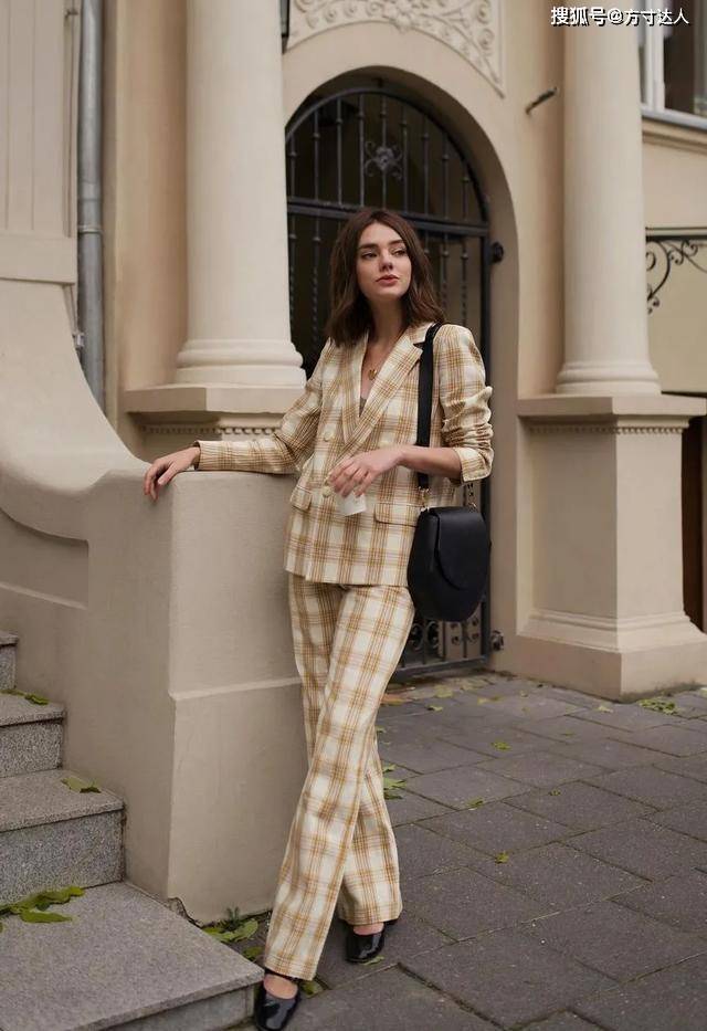 上衣 西裤可以说是时髦宝藏单品，拉腿藏肉百搭样样行。