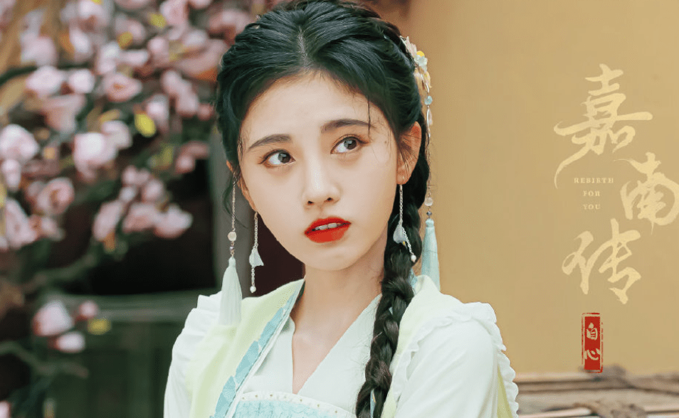 调整女明星发际线变美史：从生硬的美到自然的美，她们都做对了什么？