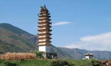 仅次于大理三塔的一项古塔建筑群，云南省大理州洱源旧州三塔