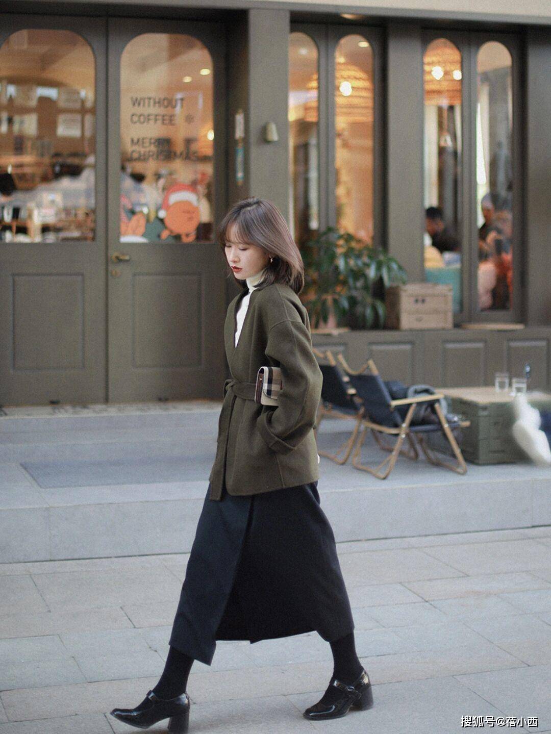 颜色 今年拥有这4件“短外套”，并掌握搭配技巧，拉开与普通人的距离