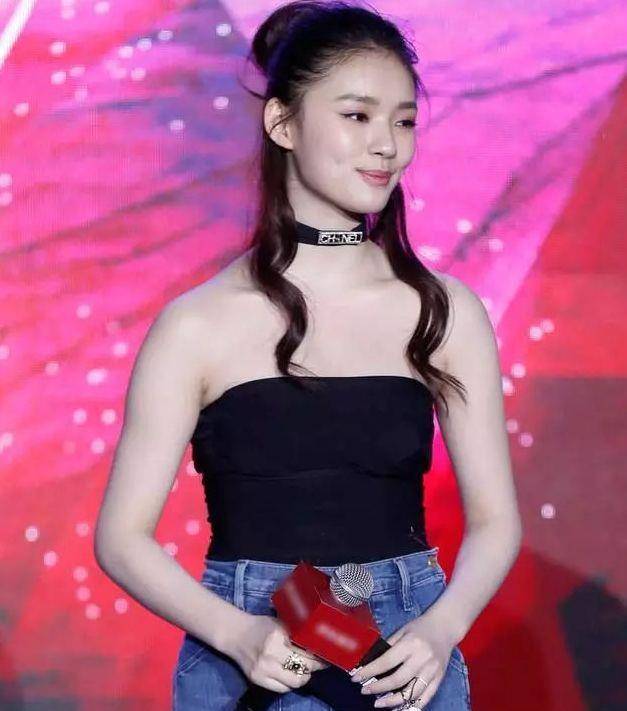 样子林允怎么了？才刚过22岁却瘦到撞脸奚梦瑶！胶原蛋白流失太严重了