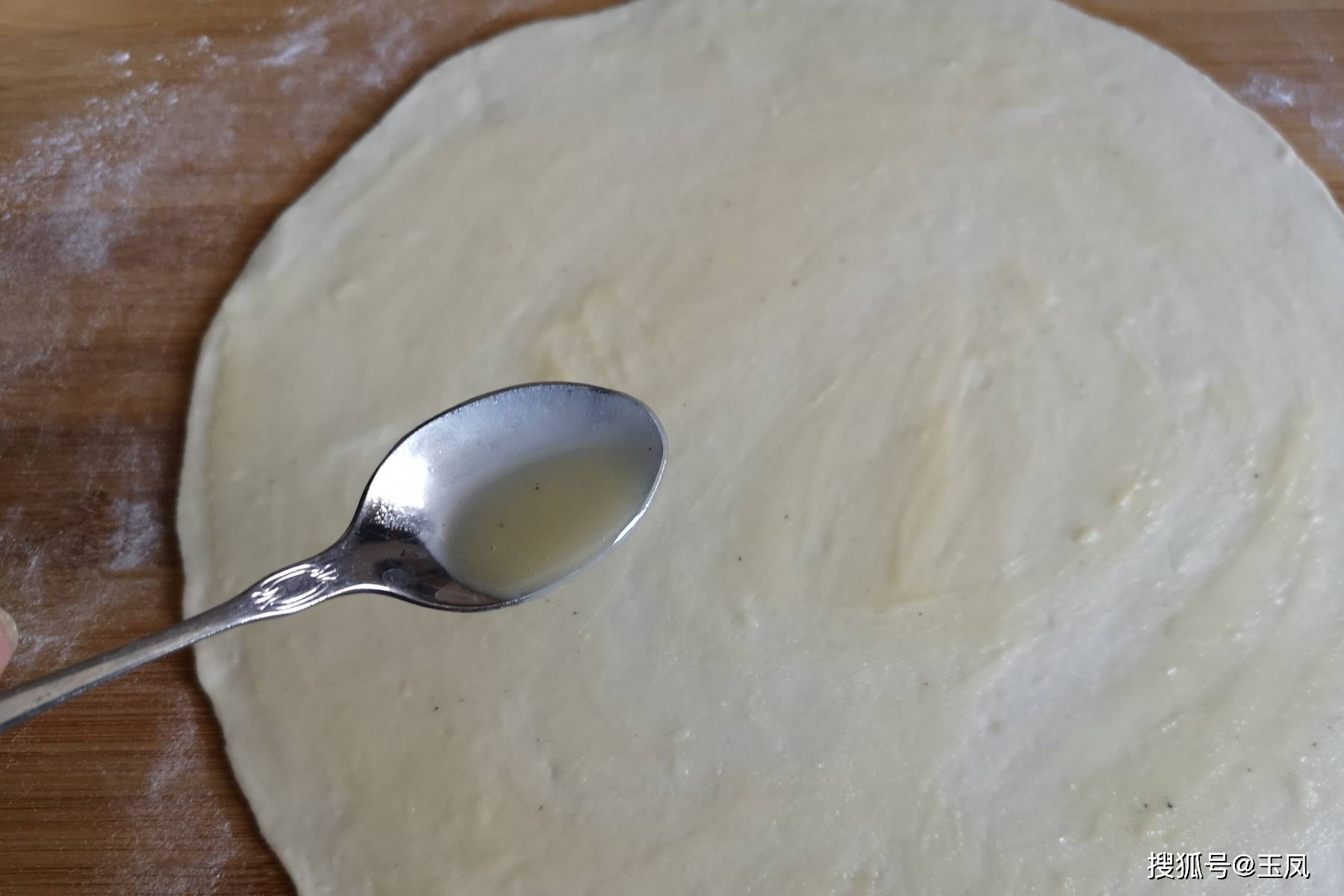 葱花|3块钱做10张手抓饼,一周早餐不用早起,外酥里软,层次多,真香