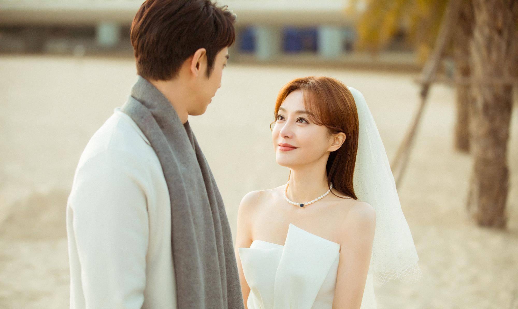 原创如何评价秦岚的长相