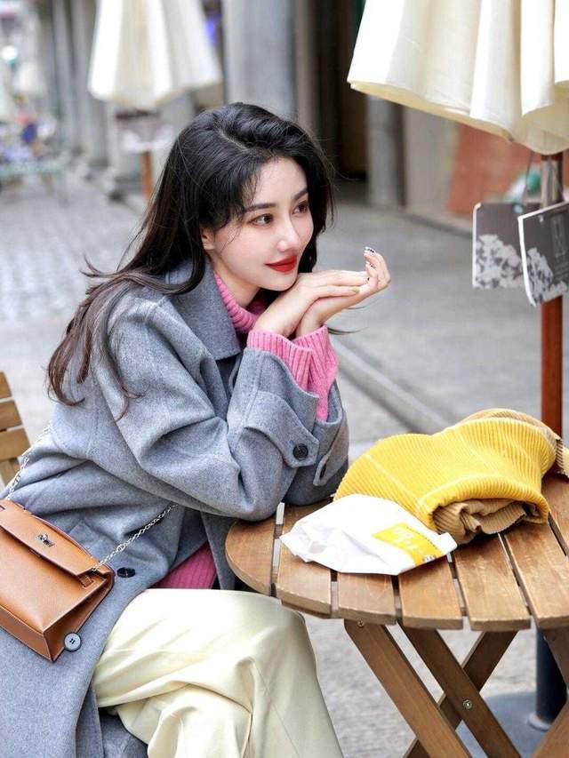 配饰 冬季最美的打开方式，“大衣+毛衣”才是王炸cp，保暖又洋气