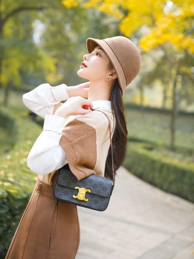 配饰 冬季最美的打开方式,“大衣+毛衣”才是王炸cp,保暖又洋气