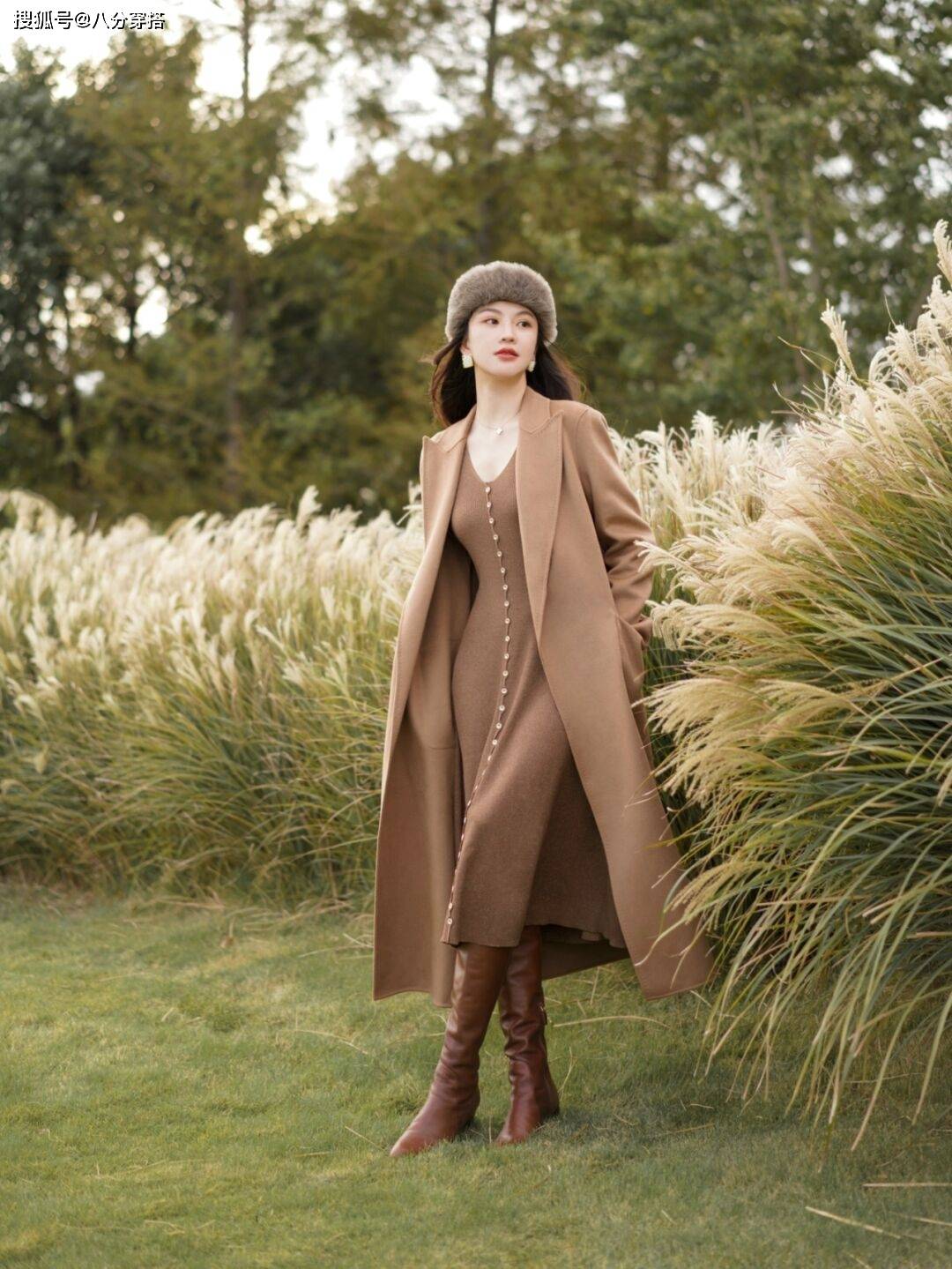 黑色 冬天穿大衣最好选这几个颜色，温柔显白不挑人，黑黄皮也能驾驭