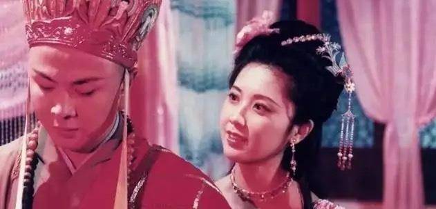 次数|这部电视剧30多年了经久不衰,重播的次数高达3000多次。