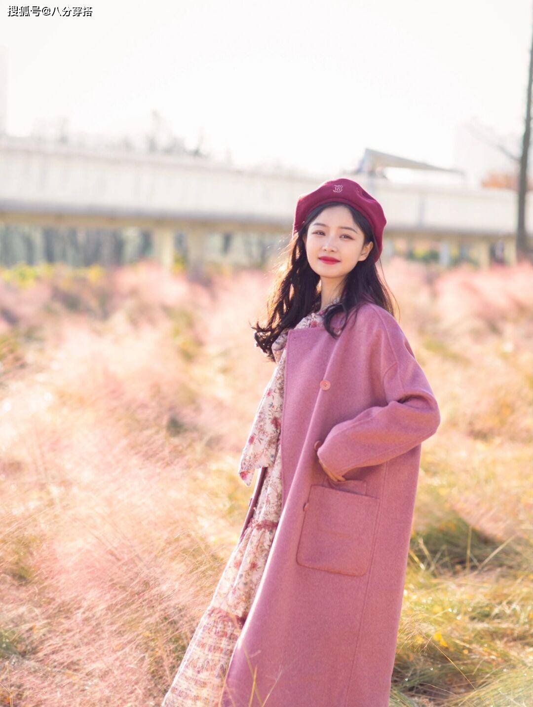 黑色 冬天穿大衣最好选这几个颜色,温柔显白不挑人,黑黄皮也能驾驭