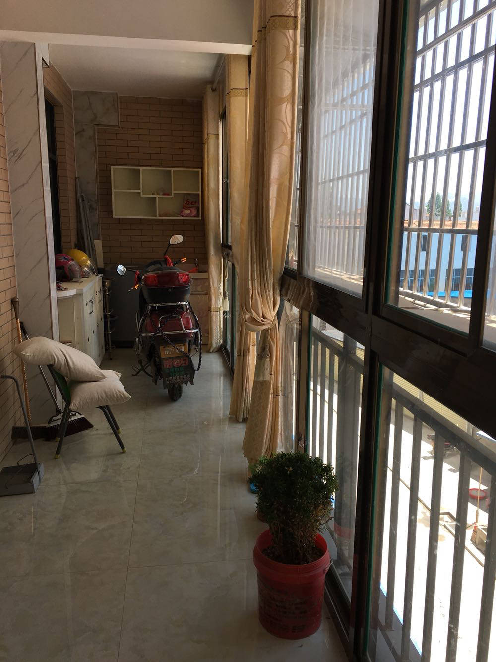 晒晒140平的拆迁安置房,亲戚个个羡慕不已,我却高兴不起来_房子_装修