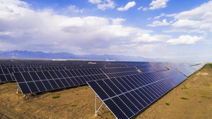 光伏储能实证实验平台运行：光伏能源为何备受青睐？（附太阳能镀膜技术详解）