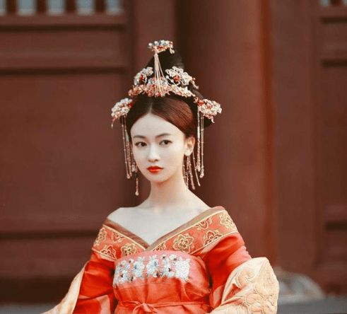 原创乾隆皇帝去世后,嘉庆皇帝是如何对待他父亲留下的女人们