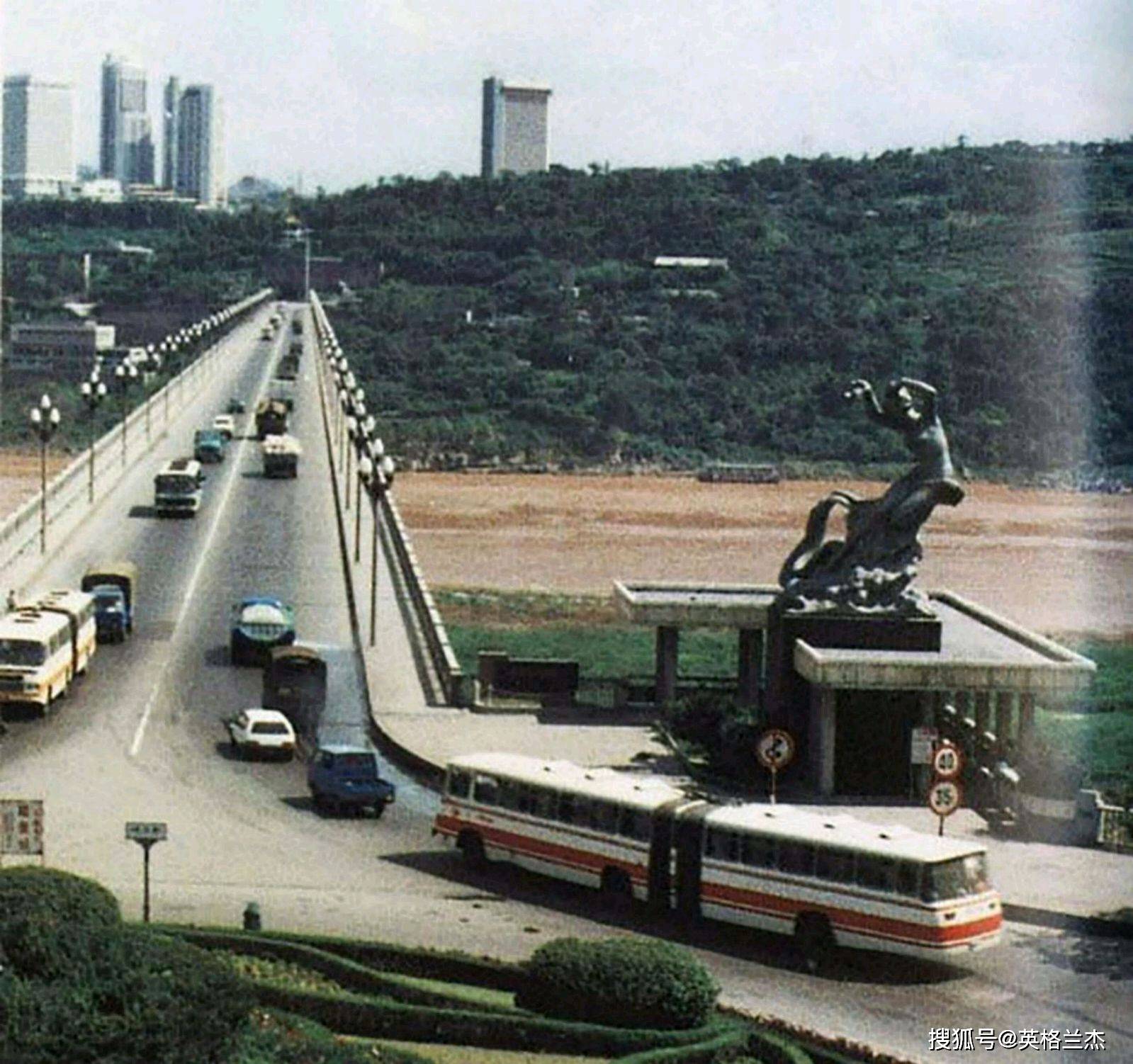 80年代重庆老照片,30多年前的老场景,看下你见过没?