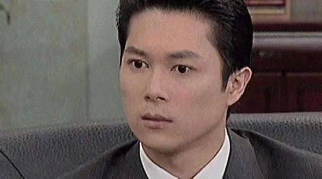 之后,他出演的剧,基本上都是在演反派,比如《天地有情》中的江清文.