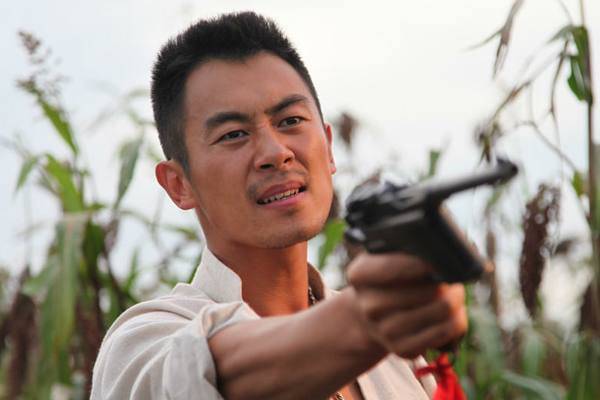 爱情》中的"王茂",《闯关东》中的"朱传武",朱亚文不断用自己的演技