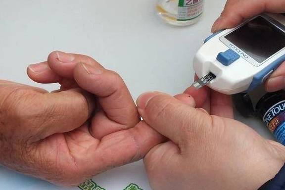 治疗|糖尿病不碰这四大误区，血糖好不易得并发症