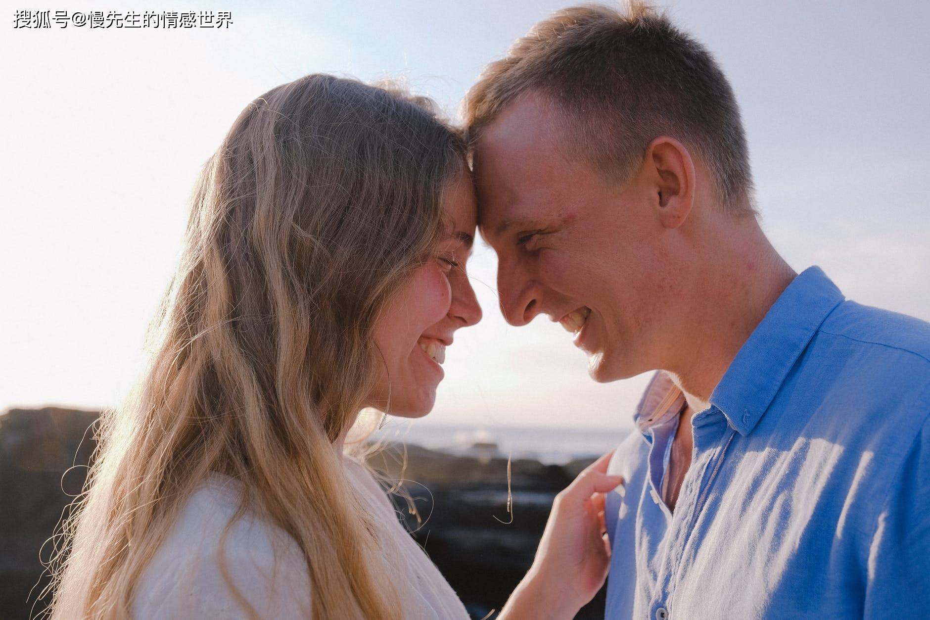 表白时，女人不答应也不拒绝，心中所想有3种_搜狐网