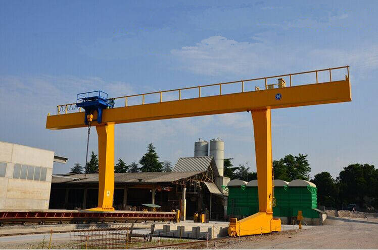 单主梁吊钩门式起重机适用于哪些场所?_作业
