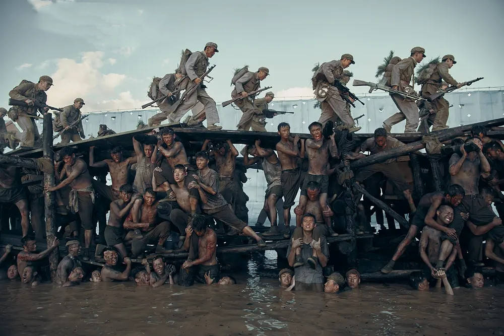 电影|离超过《长津湖》还差5步？这部抗美援朝新片，或改写票房天花板？