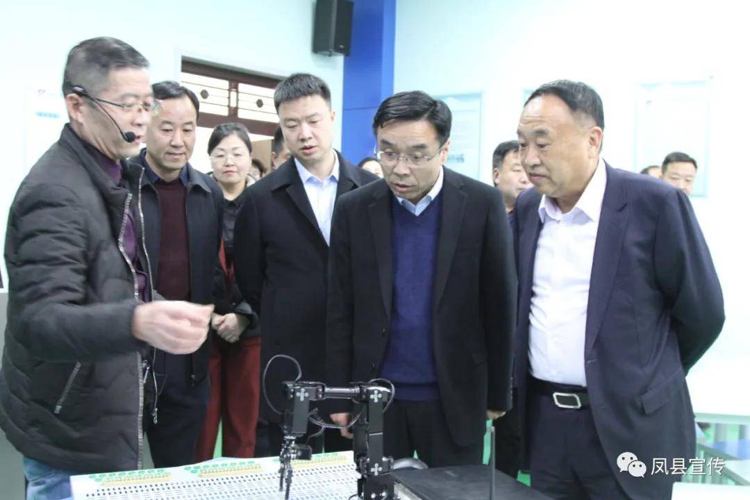 校地携手助力乡村振兴 凤县与宝鸡职业技术学院签订协作框架协议_蒋铃