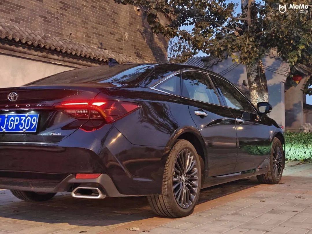 动力够用居家首选试驾20l丰田亚洲龙