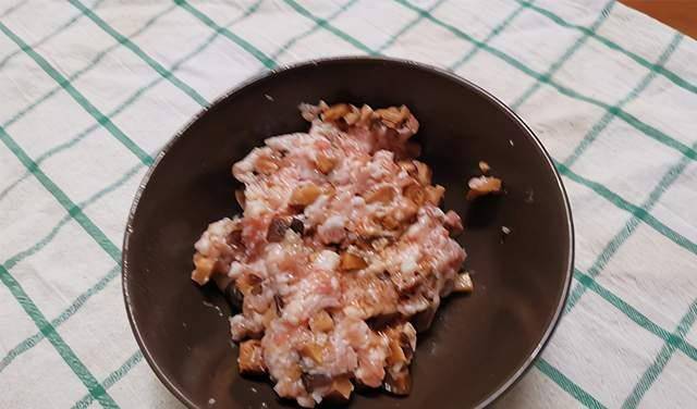 在家怎么做肉末 ed4fd00645e04b2b94061cad22f69439.jpeg