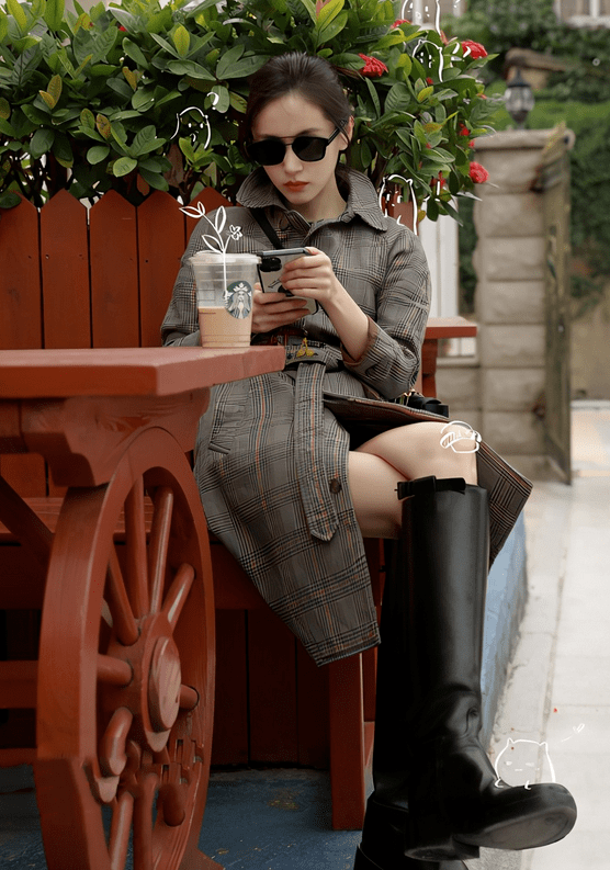 方面 王子文的 神仙穿搭来啦，衣品没得说哇，太适合小个子了!