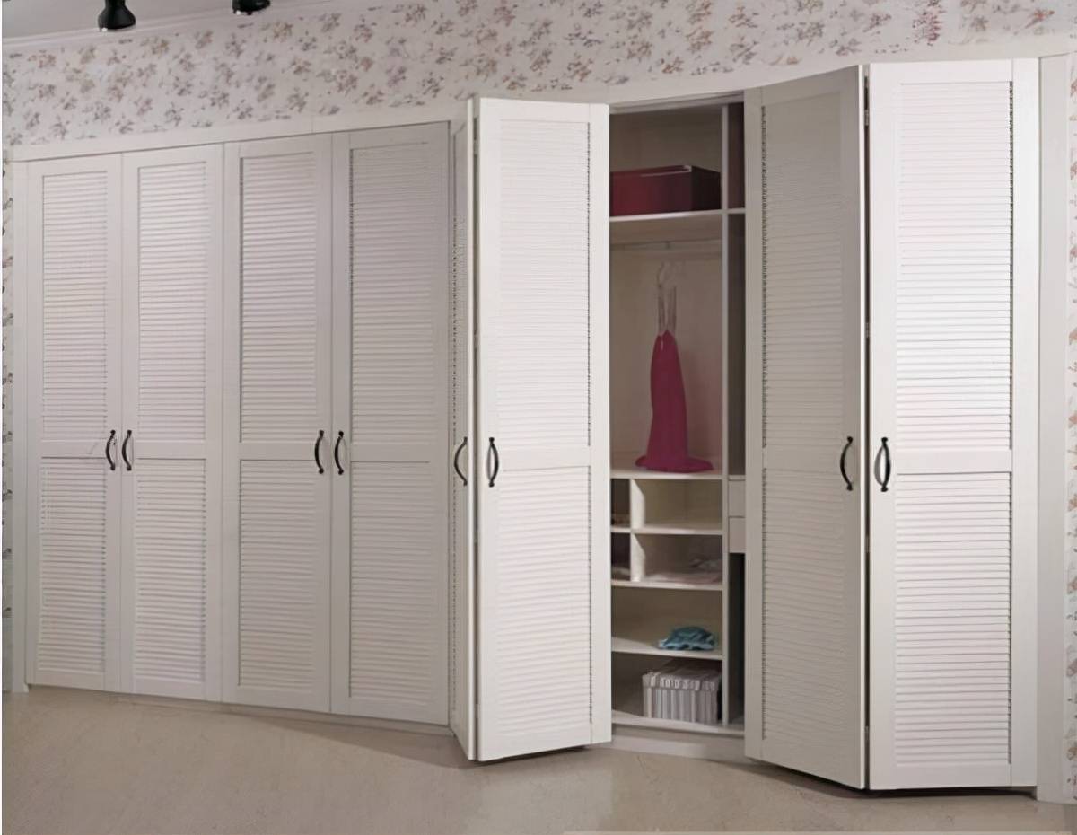 你家衣柜门还用平开门吗?早过时了,装这几种柜门,既方便又好看!