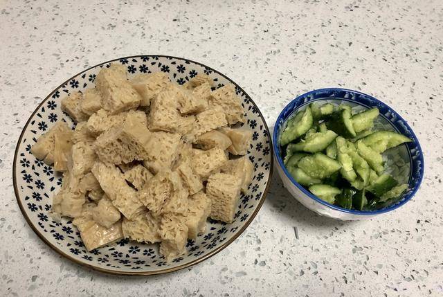 如何制作面筋才好吃 fc00d4497d7a4e10b85caab5459ef79b.jpeg