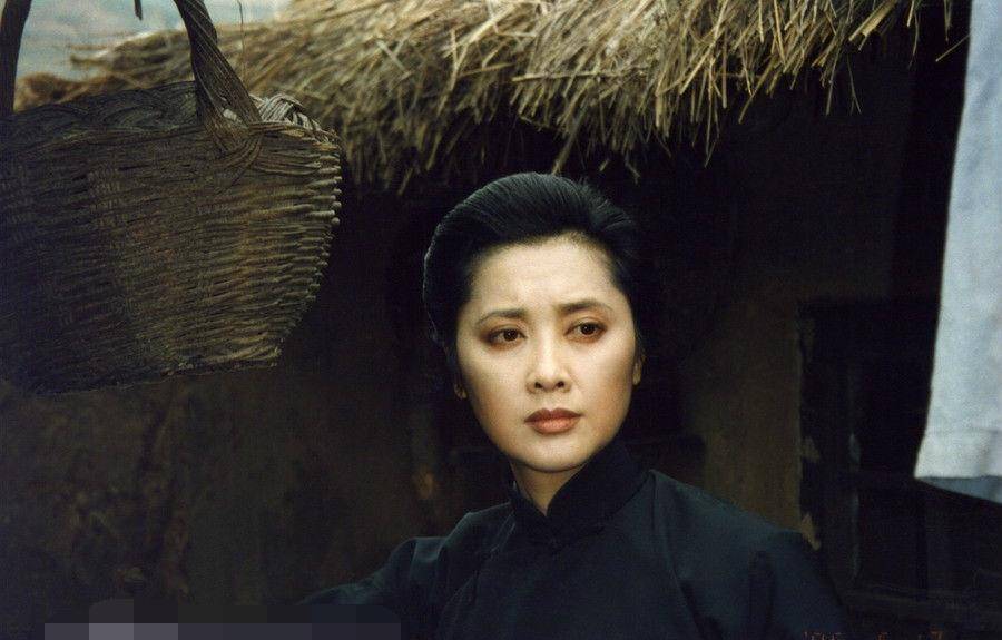 扮演者|她是最美“女儿国国王”,暗恋唐僧却争不过陈丽华,今与老公丁克