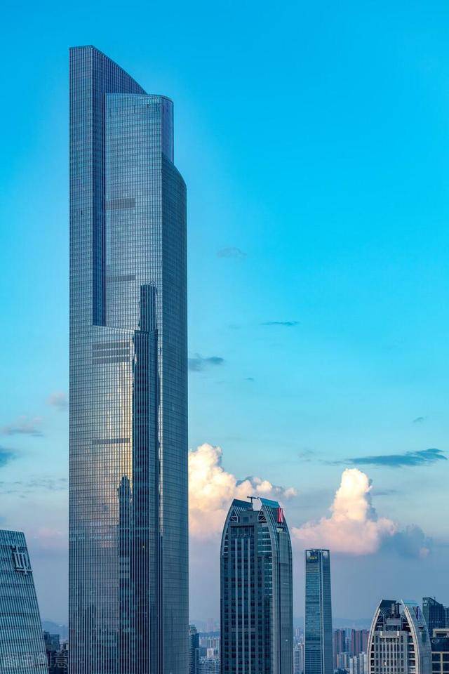 世界第七中国第三广州第一高楼广州周大福金融中心