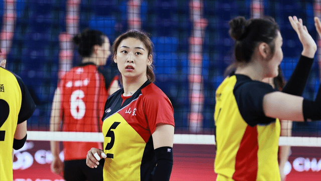 辽宁|排超战报！江苏惨遭辽宁3:0横扫，卫冕冠军3:1逆转山东迎开门红