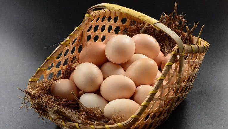 人体|每天早上坚持吃一个鸡蛋,一段时间后,4个变化或许会不请自来