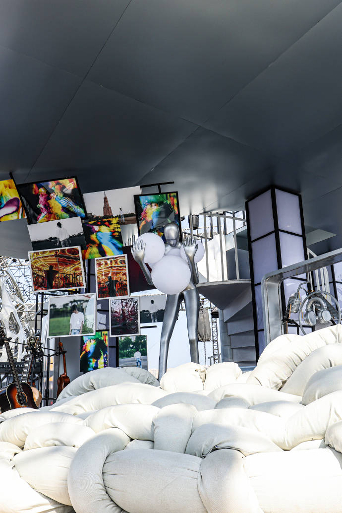 新歌|华晨宇火星演唱会新歌首唱！开启《飞行模式》进入火星乐园狂欢