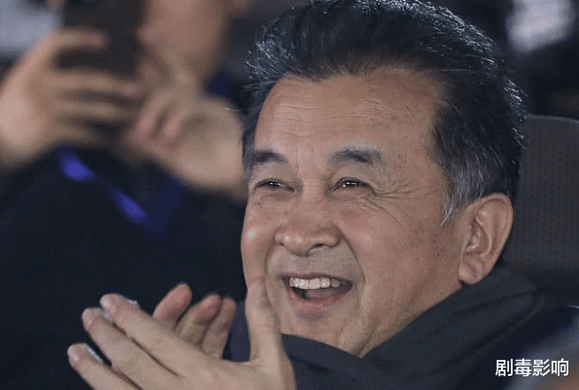 两鬓斑白是什么原因引起的 f4c5d3af5a6c48a3b3b29b8236703cec.png