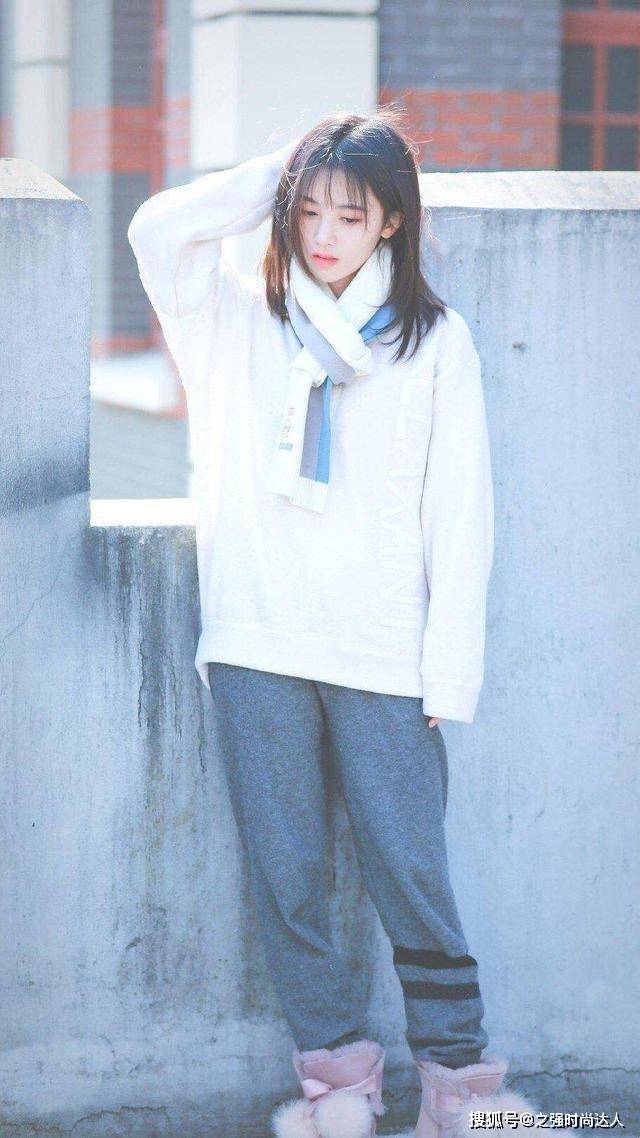 黑色 卫衣的时尚穿搭方法