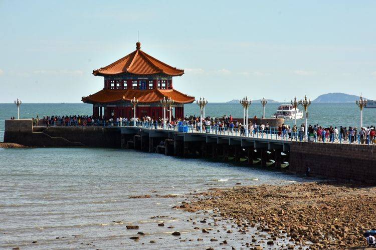 青島棧橋:憩時端坐,靜觀海天一色_旅遊_遊客_風景區