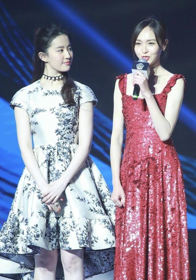 魅力 长裙和短裙的魅力各有不同,看唐嫣和刘亦菲的造型就知道了,很美