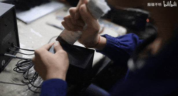 801a60ebd15b4df7a81cbfc0580afe5a.gif