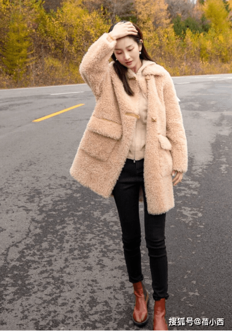 身材 谁说“小黑裤”烂大街？学会这4个穿搭思路，立马变身时髦精